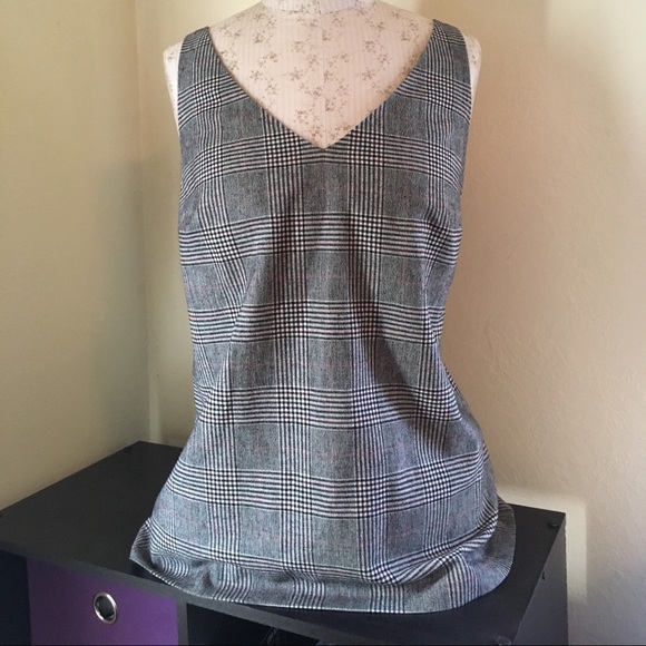 Banana Republic Tops - Banana Republic plaid blouse Banana Republic Tops - Banana Republic plaid blouse